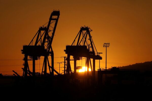 US port operators seek to mitigate hefty expected tariffs on China-built port cranes US port operators seek to mitigate hefty expected tariffs on China-built port cranes