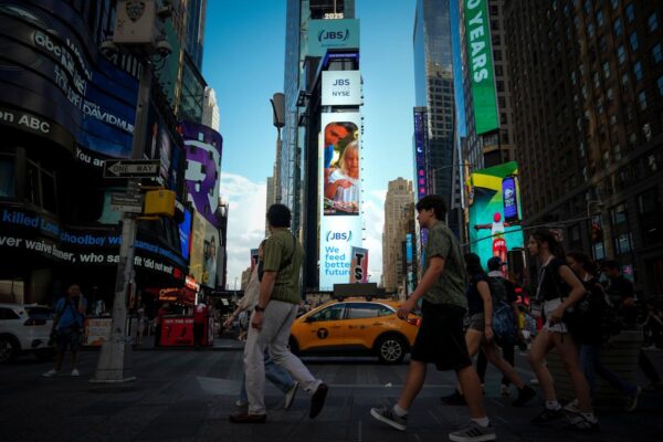 Wall Street muted as US jobless claims unexpectedly fall while FTSE hits fresh high