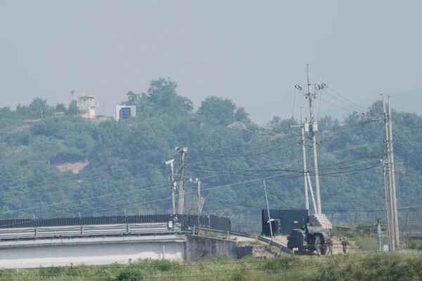 North Korean crosses the heavily fortified border to South Korea Yahoo news home