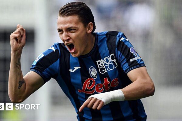 Mateo Retegui celebrates scoring a goal