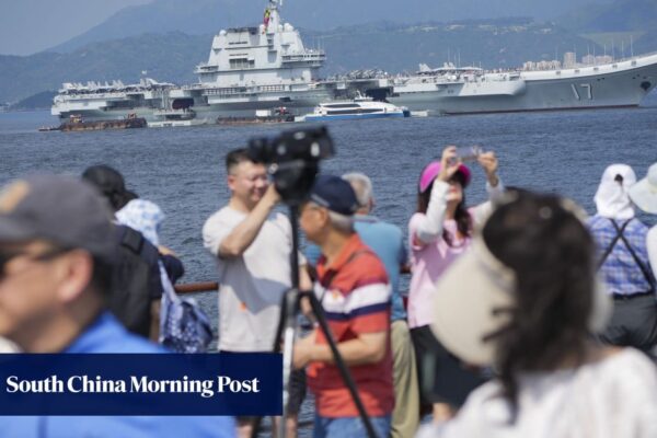 Warship Shandong wows Hong Kong tour groups with fighter jets, military displays Warship Shandong wows Hong Kong tour groups with fighter jets, military displays