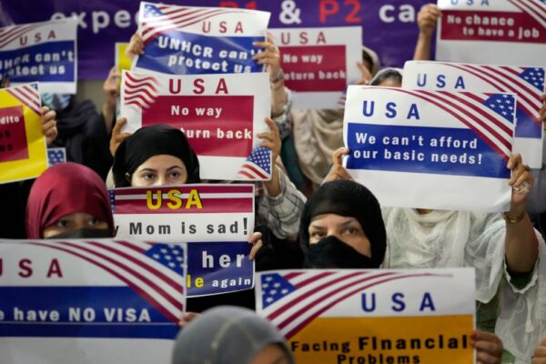 Court says Trump can’t bar refugees from entering US with travel ban | Donald Trump News Court says Trump can’t bar refugees from entering US with travel ban | Donald Trump News