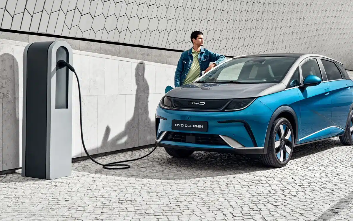 Chinese electric vehicle pioneer BYD is rolling out lightning-fast EV charging devices in Europe, and American rivals like Tesla can’t keep up