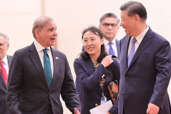 Pakistan PM Shehbaz Sharif and China's President Xi Jinping.