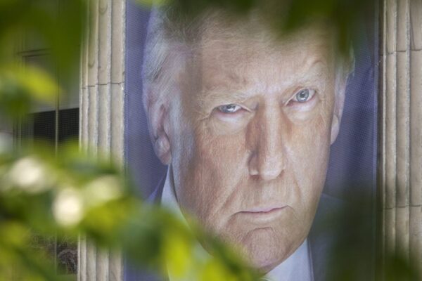 Trump doubles down on Aug. 1 tariff deadline as stocks continue to dip