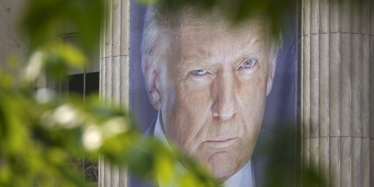 Trump doubles down on Aug. 1 tariff deadline as stocks continue to dip