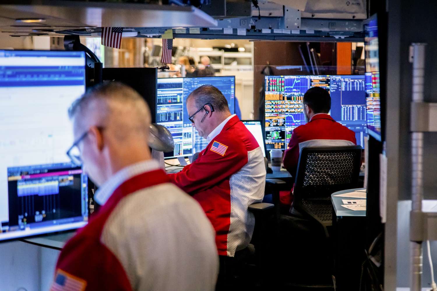 Stocks Rise as Investors Await New Developments on Tariffs; Nvidia Becomes First Company to Hit $4 Trillion in Market Cap