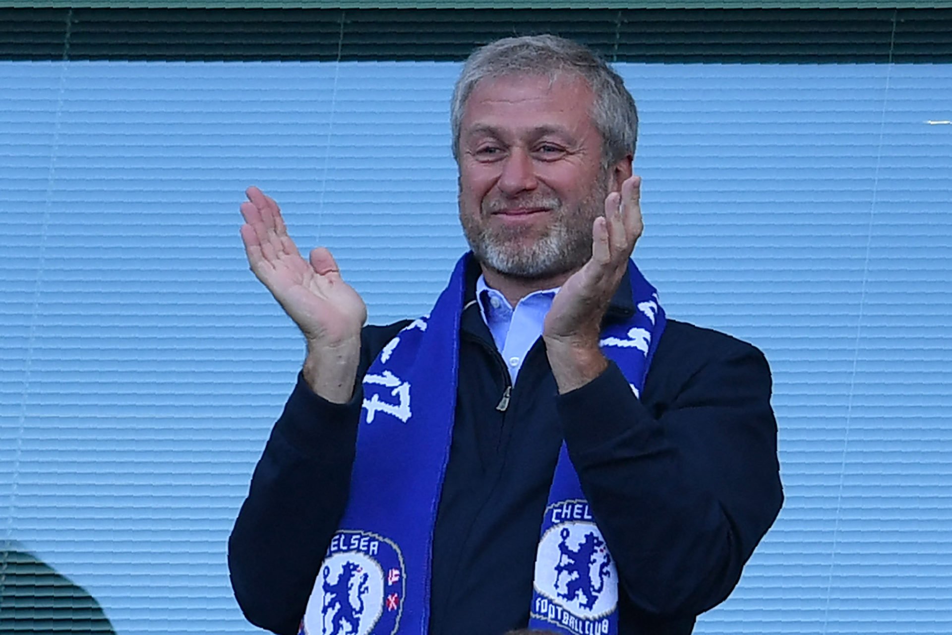 Football legend who Roman Abramovich tried to sign tips Chelsea to 'win the Premier League'