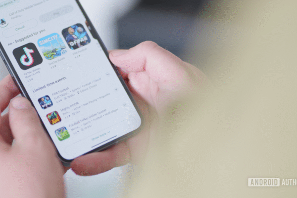 Google Play Store search on Nothing Phone 2