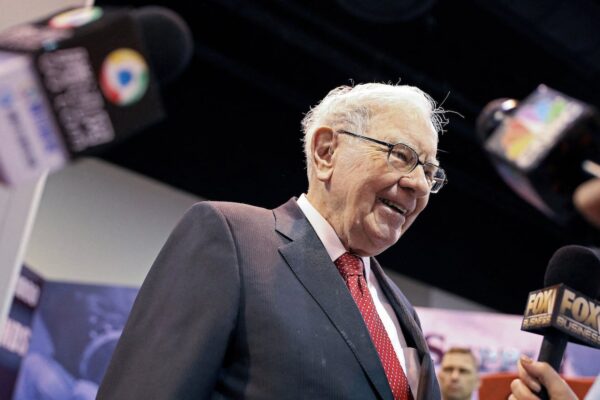 Here’s what every American would receive if Warren Buffett’s massive fortune were split among the U.S. population