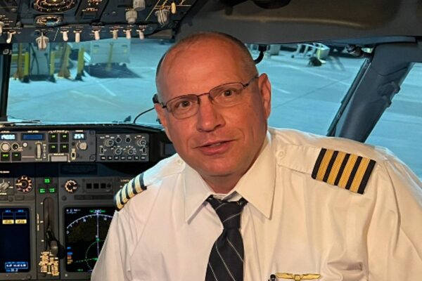 ‘Drunk’ United Airlines pilot Capt. Michael Tallon was forced into rehab for alcoholism. He actually had a concussion, lawsuit claims