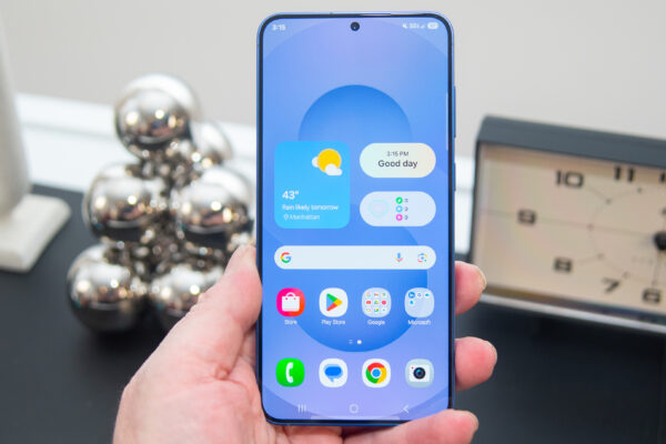Samsung Galaxy S25 Plus home screen