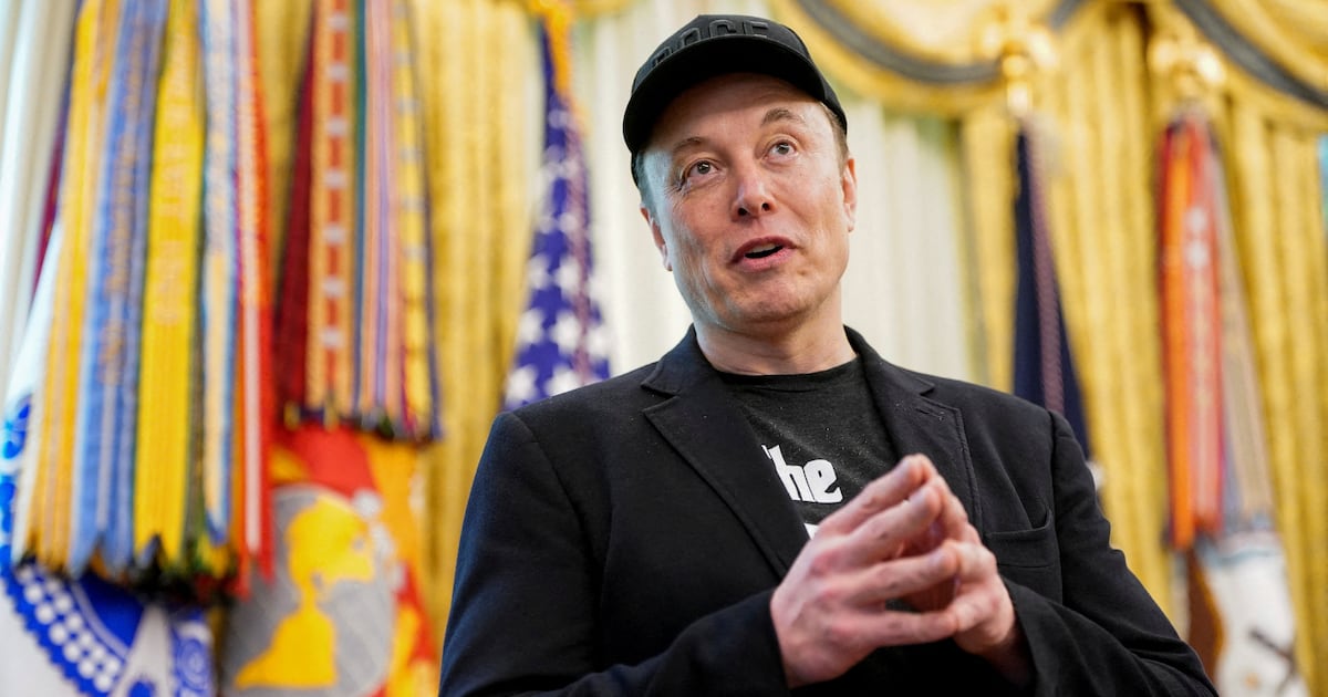 Elon Musk Vows to Back Donald Trump’s Nemesis as Their Feud Explodes