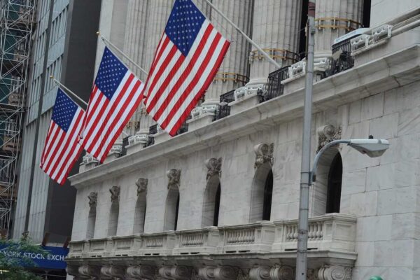 Stocks Rally as US Payroll Report Encourages Economic Optimism