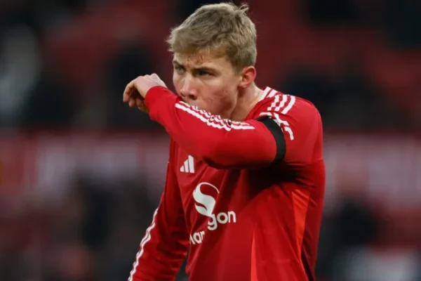 Man Utd add Premier League center forward to shortlist of replacements image