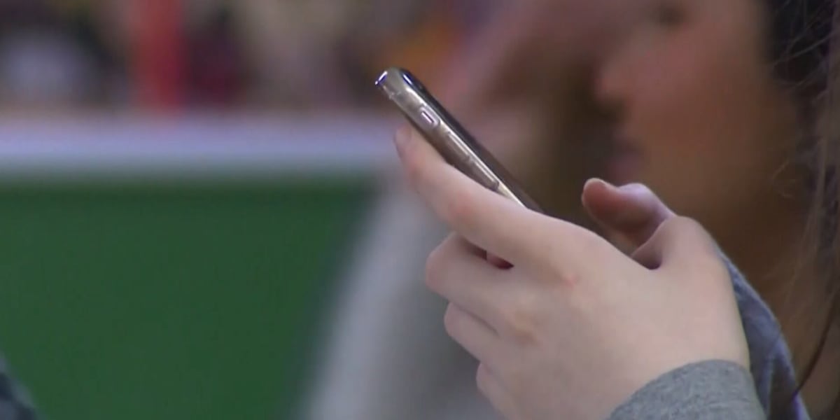 Knox County School Board passes plan for stricter cell phone policy
