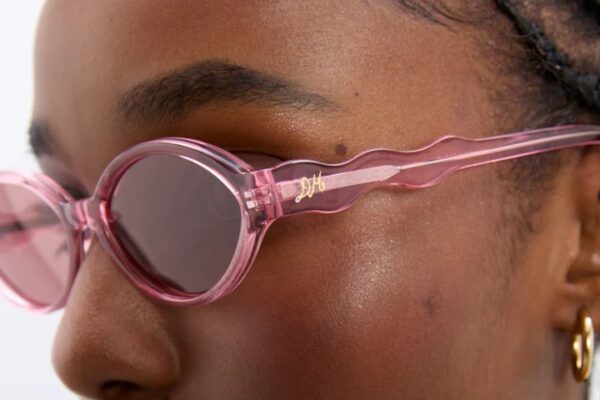 Best Oval Sunglasses for Women: Summer’s Most Flattering Frame