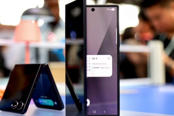 Samsung's New Phones Show How Far Ahead China Is on Innovation