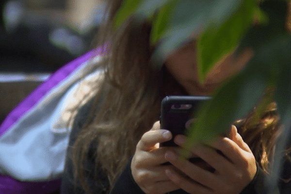 San Diego Unified puts new cell phone policy in place for new school year