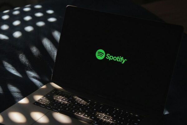 Spotify activity revealed for celebrities, politicians, exposing privacy faults