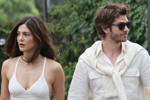 Monica Barbaro and Andrew Garfield Match in Wimbledon White Monica Barbaro and Andrew Garfield arrive at All England Lawn Tennis and Croquet Club for Wimbledon wearing all-white matching outfits on July 06, 2025
