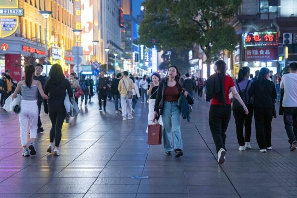 China Budget Gap Hits Record in Spending Blitz to Offset Tariffs