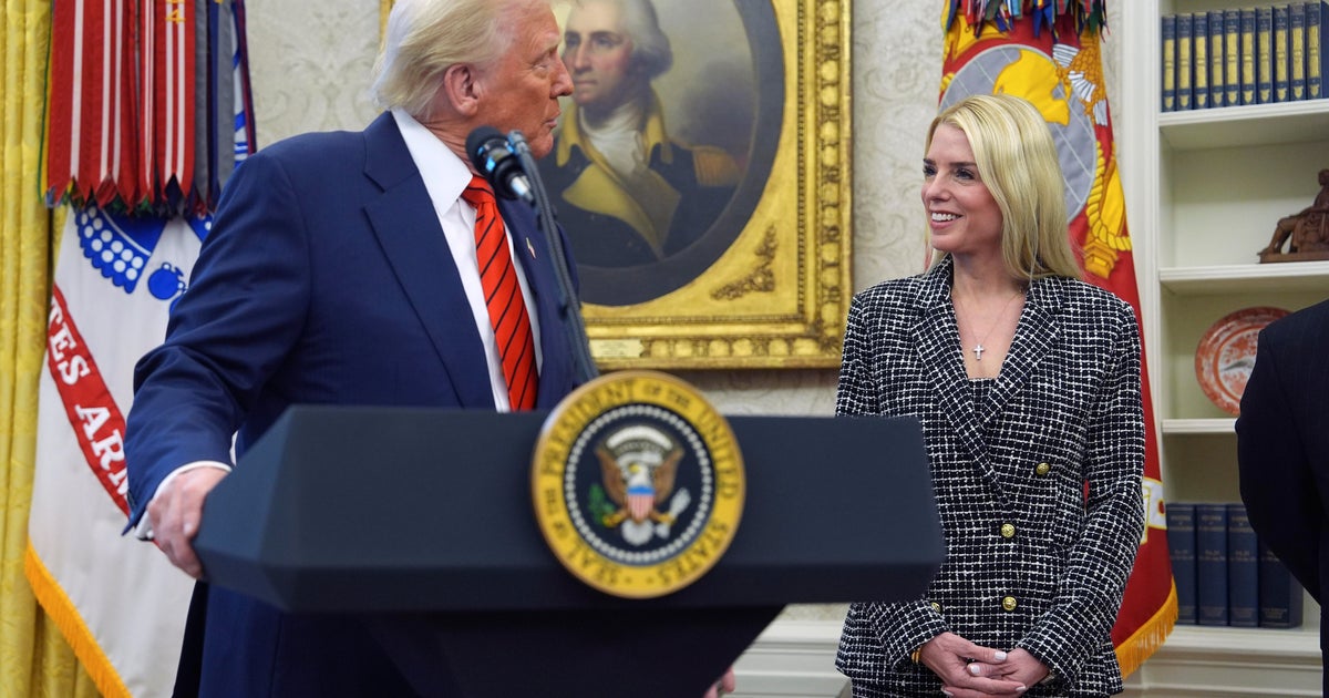 Trump "would not recommend" appointing a special prosecutor in Epstein case, Leavitt says