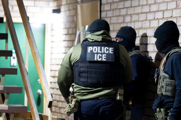 Apps that track ICE agent locations help alleviate migrant workers' fears