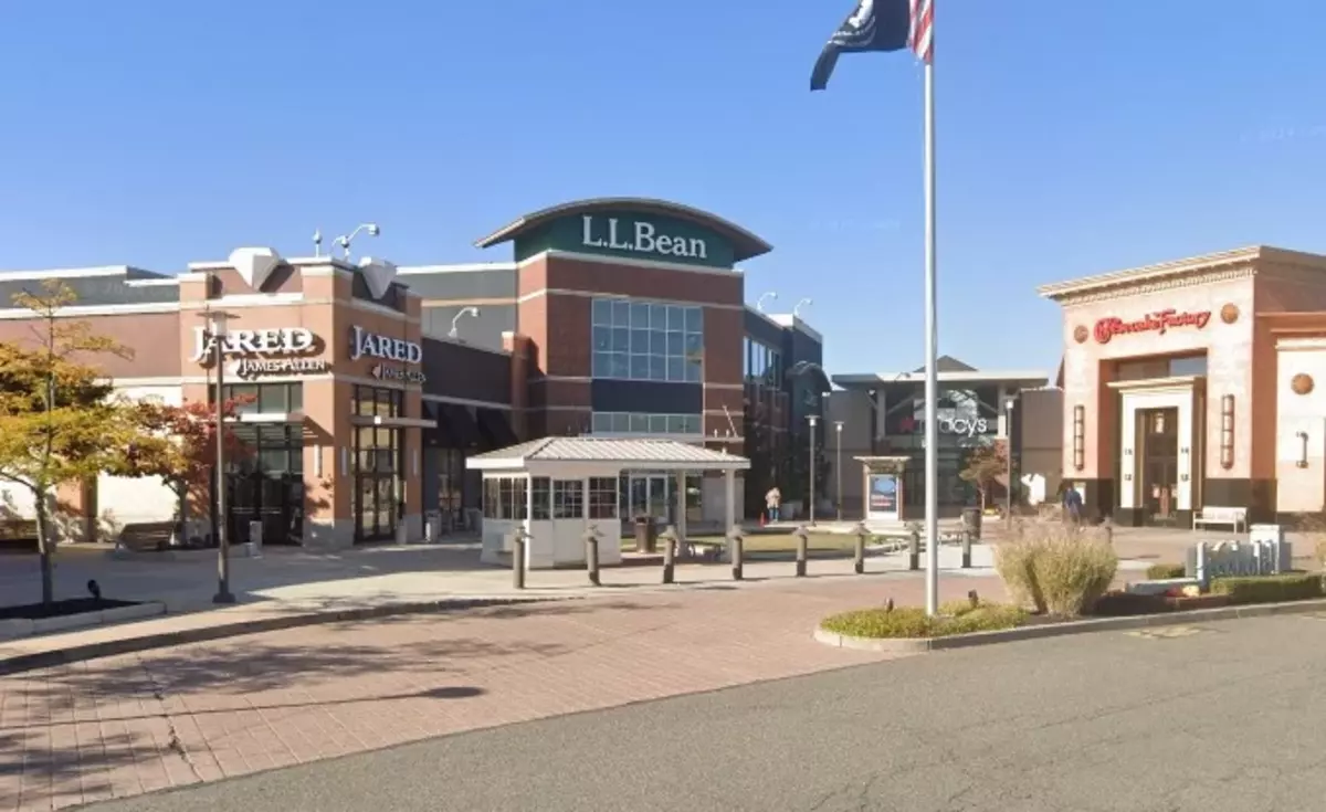 Trendy New Fashion Retailer Opening in Freehold, NJ Mall