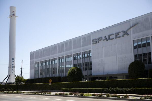 SpaceX Valuation to Hit Around $400 Billion in Share Sale