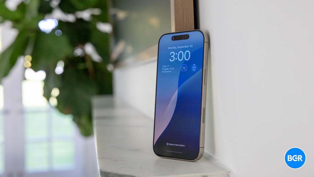 Will Apple’s ultra-thin iPhone bend?