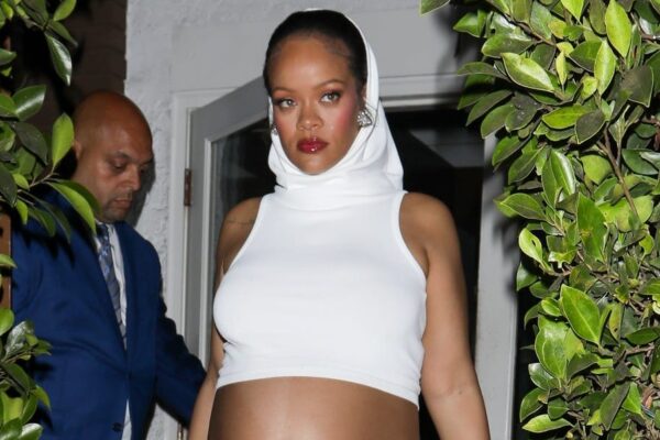 Rihanna’s Dinner Look Includes a Sculptural White Alaïa Set