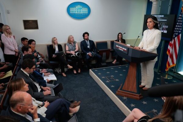 Gabbard releases more Russia documents to accuse Obama of ‘manufacturing’ intelligence