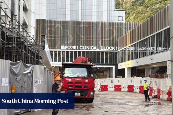 Worker dies after being trapped in lift shaft at Hong Kong site for 2 hours Worker dies after being trapped in lift shaft at Hong Kong site for 2 hours