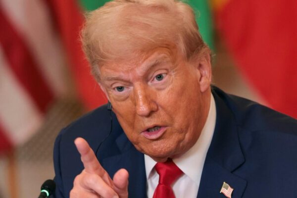 Global backlash grows to Trump's tariff threats