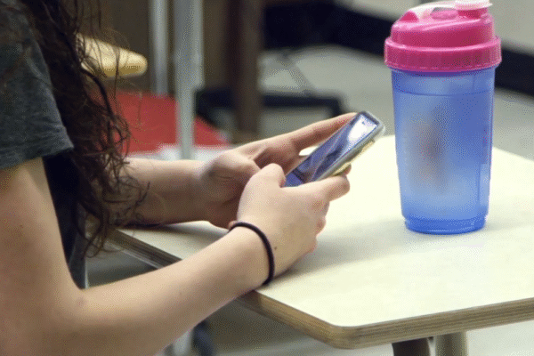Volusia County Schools adopt new cellphone use policies Volusia County Schools adopt new cellphone use policies