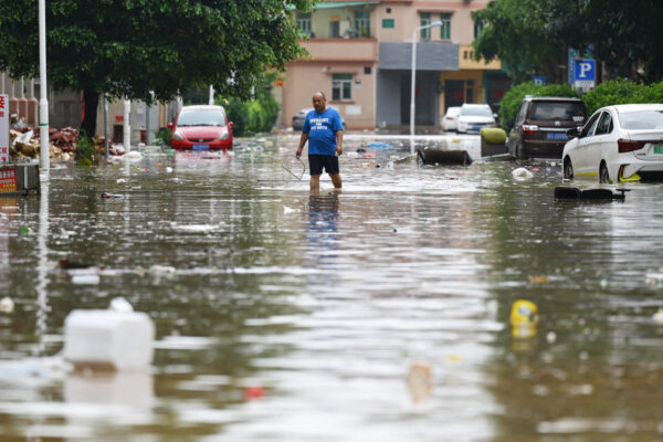 Record breaking rain causes flash flooding in central China