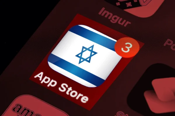 Best-selling apps made by Israeli spies revealed