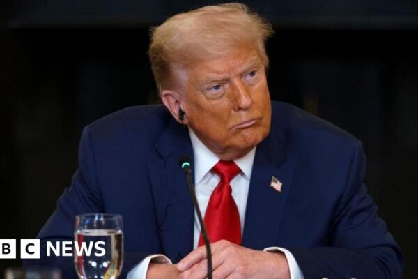 Trump threatens 35% tariffs on Canadian goods