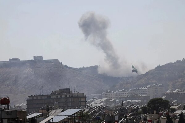 Israeli Airstrike Hits Near Syrian Presidential Palace in Damascus