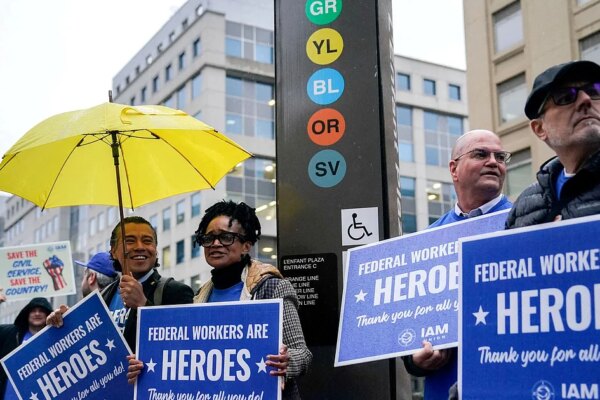 154,000 Federal Workers Resign Amid Musk-Backed Cuts