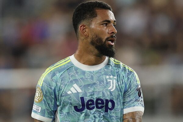 Douglas Luiz in talks over Premier League return with unexpected club after failed Juventus transfer & Alisha Lehmann breakup Goal.com