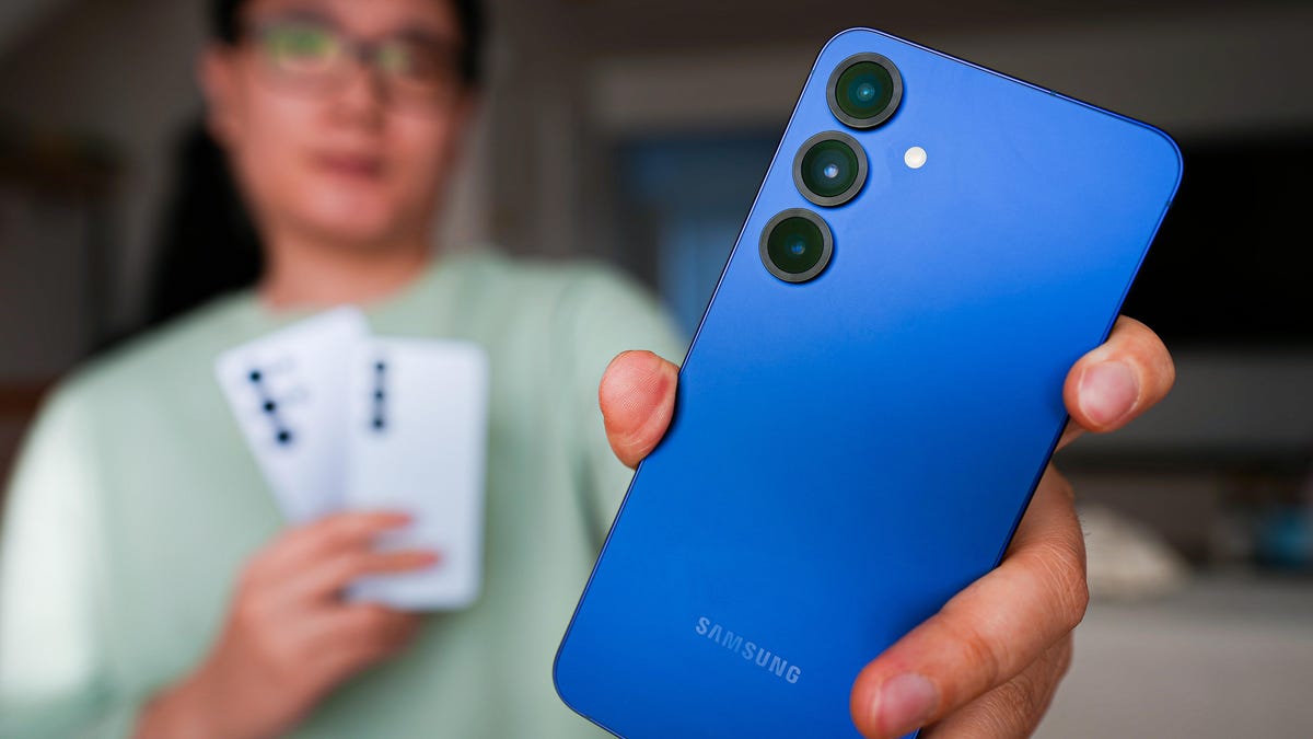 T-Mobile will give you a free Samsung Galaxy S25 Plus when you trade in almost any phone - here's how