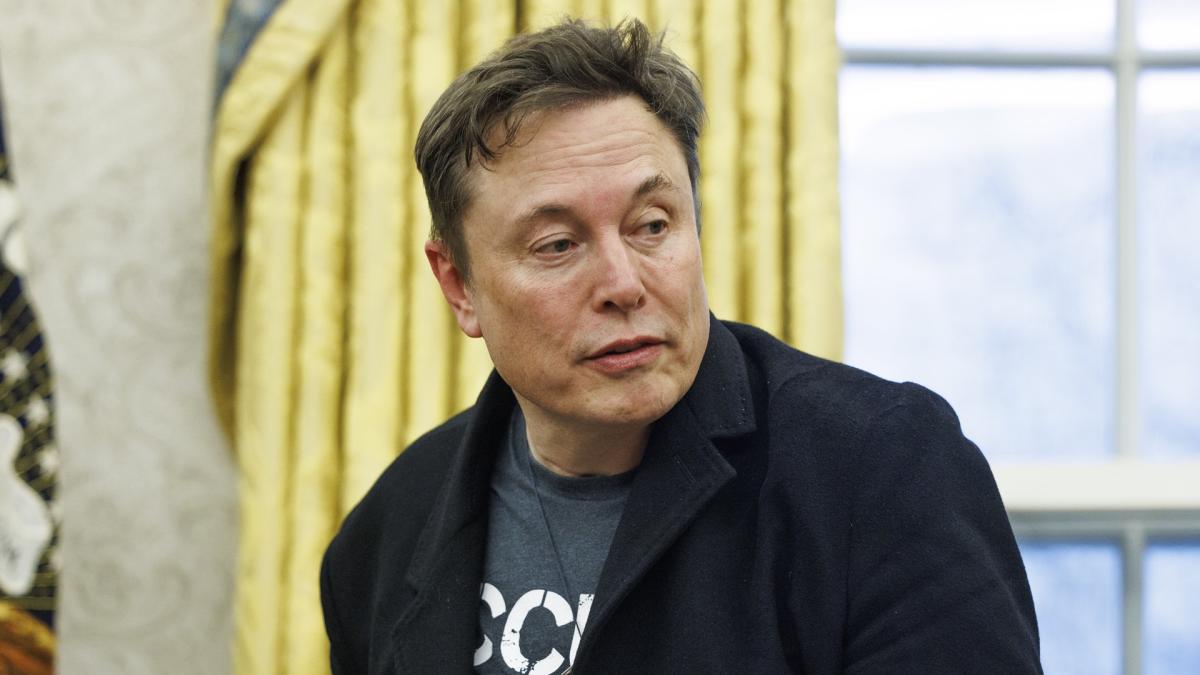 I Asked ChatGPT What Would Happen If Elon Musk Paid Taxes at the Same Rate as the Middle Class