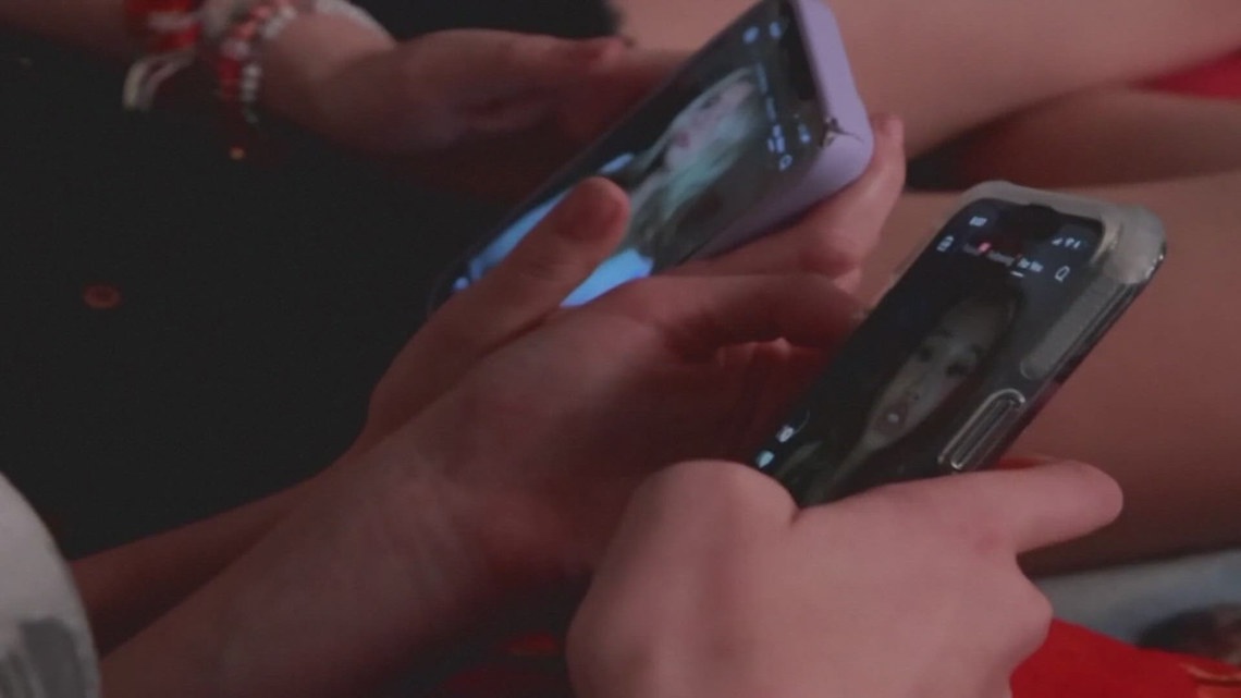 Bryan, Lampasas ISD adopt new policies to comply with state cell phone ban