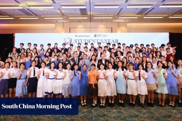 20 Hong Kong secondary school pupils win top honours at Student of the Year Awards 20 Hong Kong secondary school pupils win top honours at Student of the Year Awards