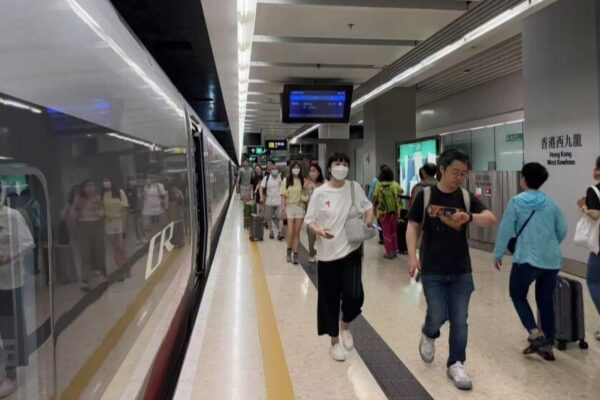 Cross-border trips by Guangzhou-Shenzhen-Hong Kong High-Speed Rail surpass 15 mln in H1 2025