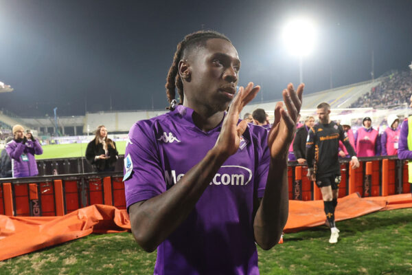 Moise Kean of ACF Fiorentina greets the fans after during the Serie A match between Fiorentina and FC Internazionale at Stadio Artemio Franchi on February 6, 2025 in Florence, Italy. (Photo by Gabriele Maltinti/Getty Images) (Galatasaray links)