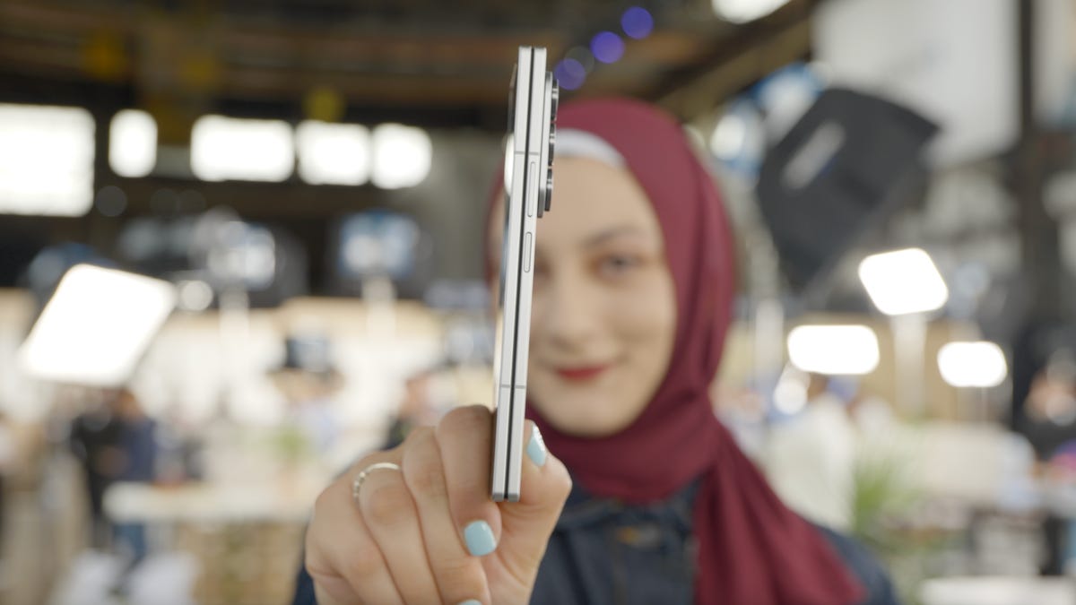 I Finally Held a Foldable That Doesn't Feel Like Two Stacked Phones: the Galaxy Z Fold 7
