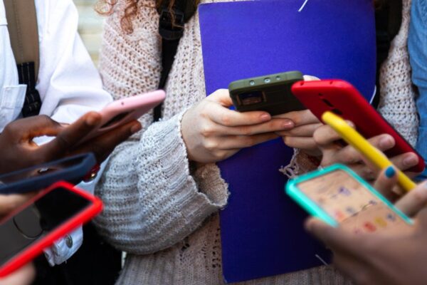 Rep. Chris Deluzio voices support for phone-free school policies